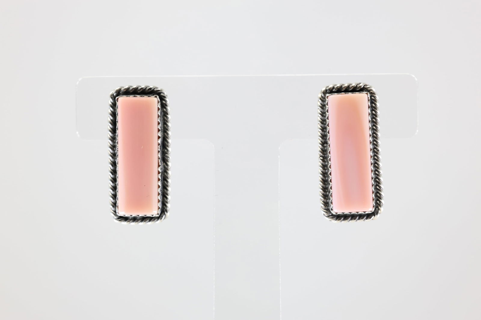 Native America Navajo Sterling Silver Pink Conch Shell Post Earring's By Virginia Becenti.: This is a Native America Navajo Sterling Silver Pink Conch Shell Post Earring's By Virginia Becenti.