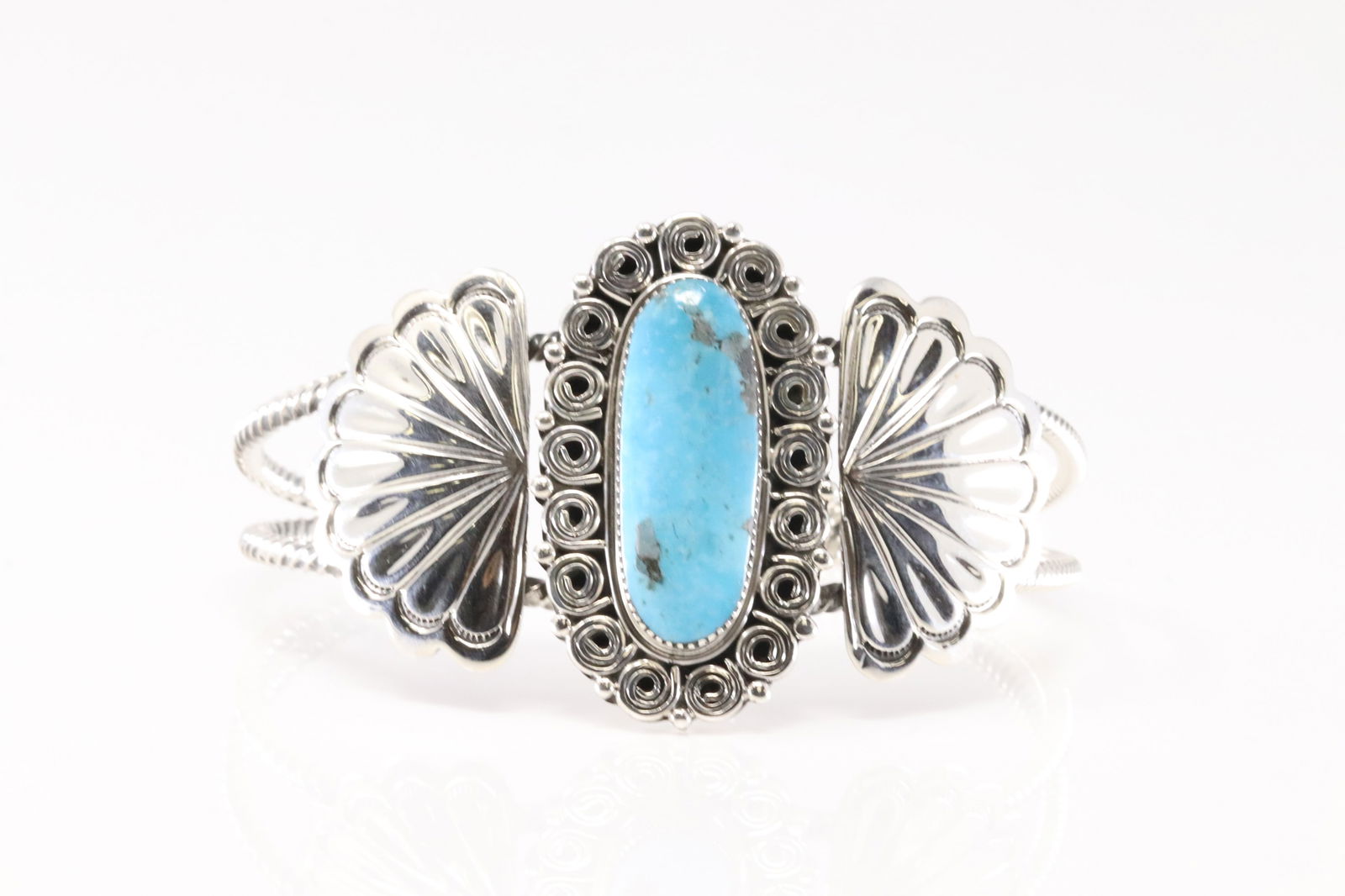 Native America Sterling Silver Turquoise Bracelet Cuff. (1 of 4)