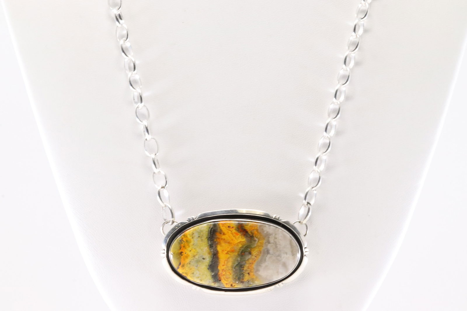 Native America Navajo Sterling Silver Bumblebee Stone Necklace By R.T.: This is a Native America Navajo Sterling Silver Bumblebee Stone Necklace By R.T. Stamp R.T. Necklace Length: 20.00.