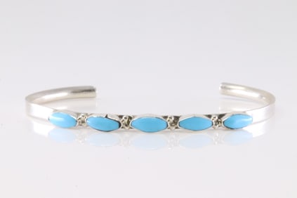 America Navajo Sterling Silver Turquoise Bracelet Cuff.