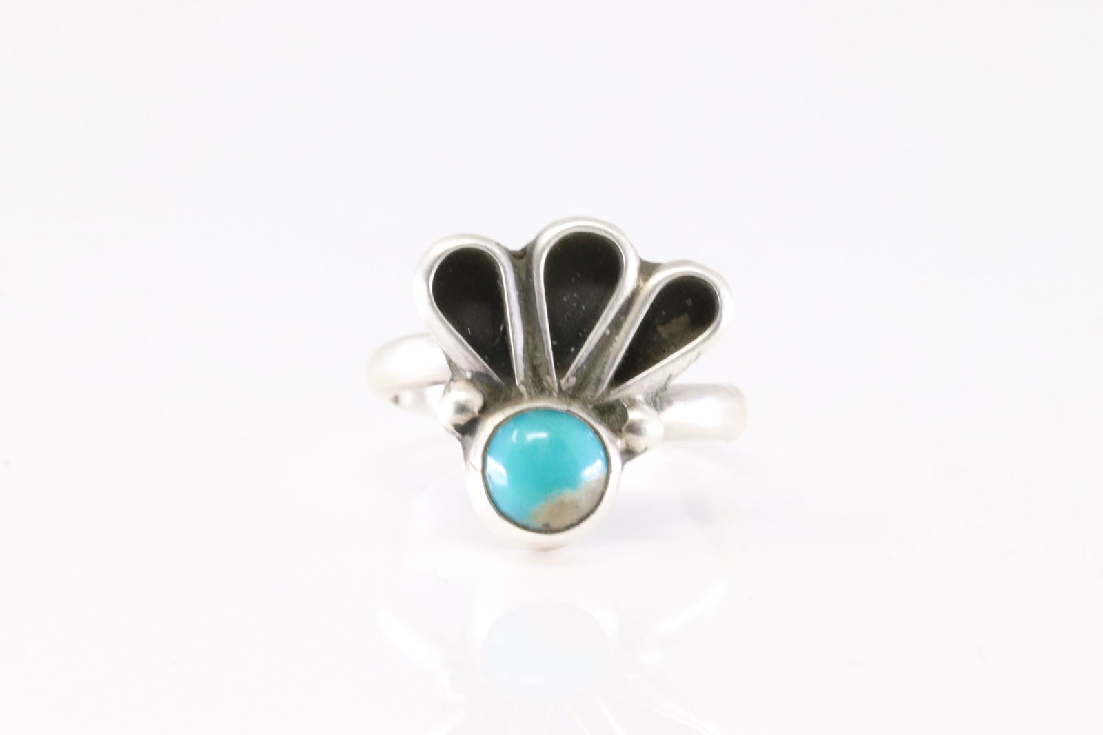 Native America Navajo Sterling Silver Turquoise Ring By Geraldine James. (1 of 4)