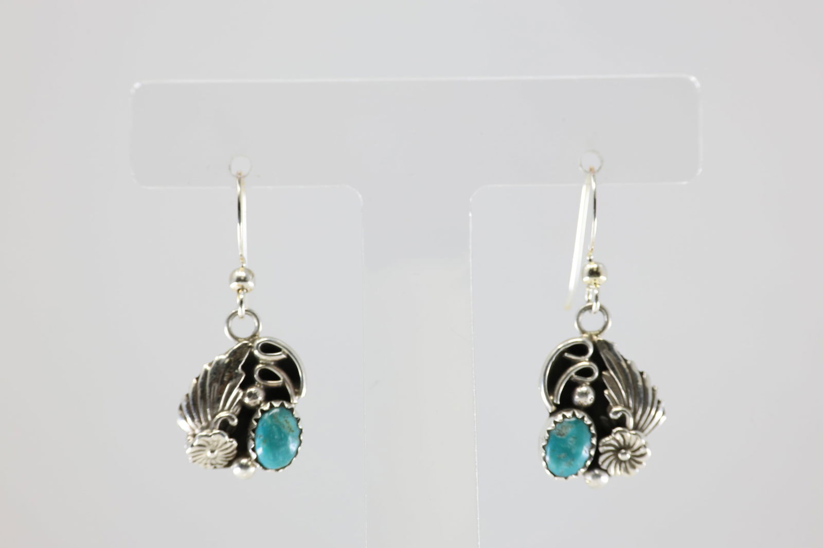 America Sterling Silver Turquoise Danngling Earring's. (1 of 3)