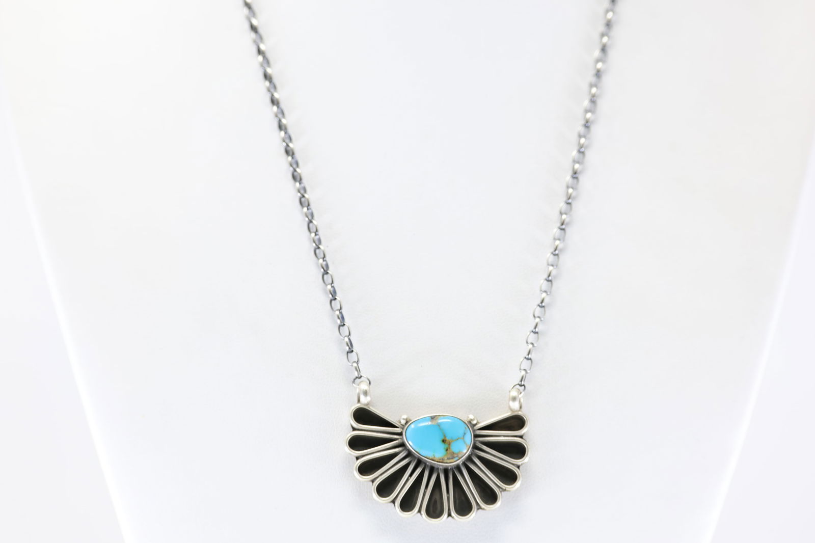 Native America Navajo Sterling Silver Kingman Turquoise Necklace By Geraldine James. (1 of 4)