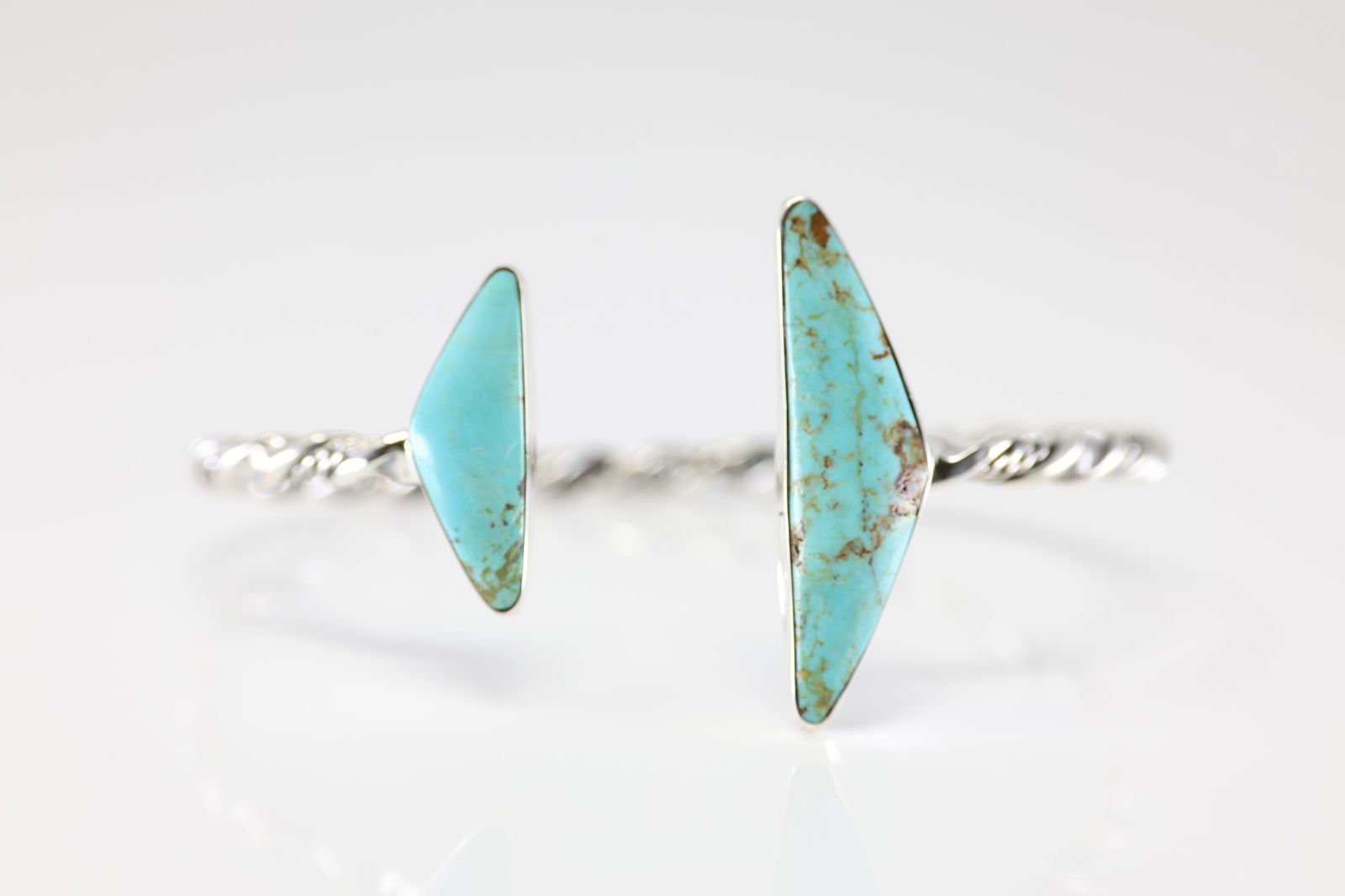 America Sterling Silver Turquoise Bracelet Cuff.: This is a America Sterling Silver Turquoise Bracelet Cuff.