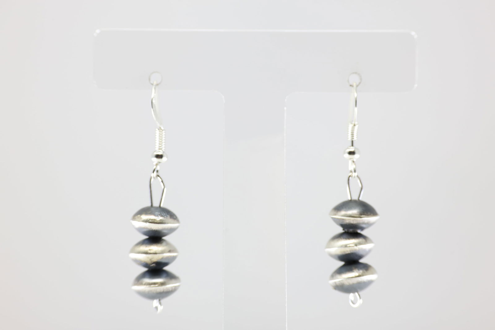 Native America Navajo Sterling Silver Pearl Beaded Dangling Earring's By Tylena Nez.: This is a Native America Navajo Sterling Silver Pearl Beaded Dangling Earring's By Tylena Nez. From R.B Company.