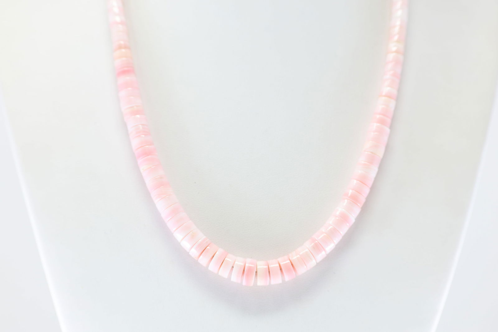 America Sterling Silver Pink Conch Shell Necklace. (1 of 3)