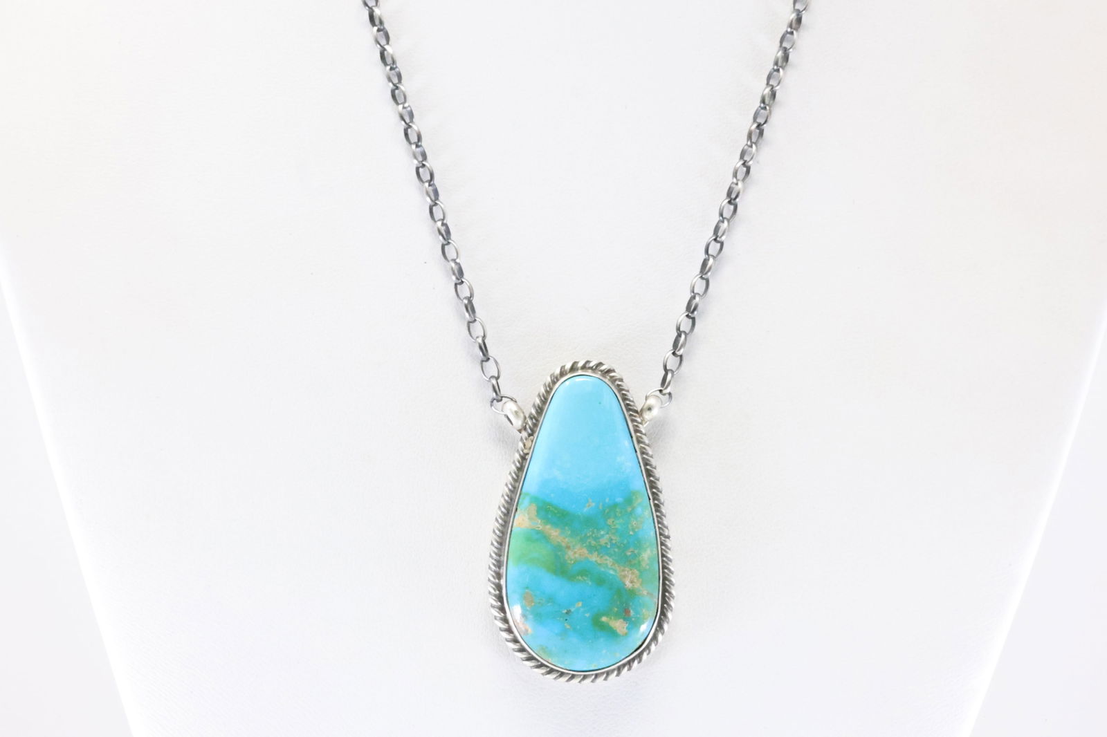Native America Navajo Sterling Silver Kingman Turquoise Necklace By Johnny Dixon. (1 of 4)