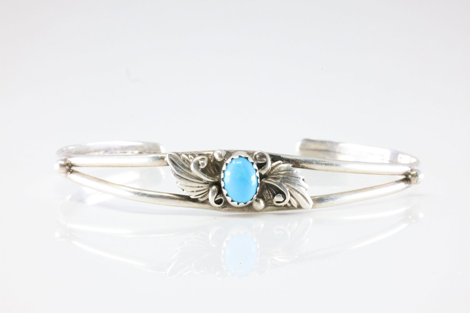 America Sterling Silver Turquoise Bracelet Cuff. (1 of 3)