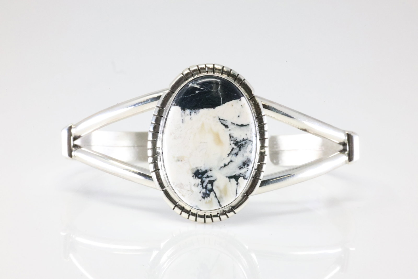 Native America Navajo Sterling Silver White Buffalo Bracelet Cuff By S.E. (1 of 4)