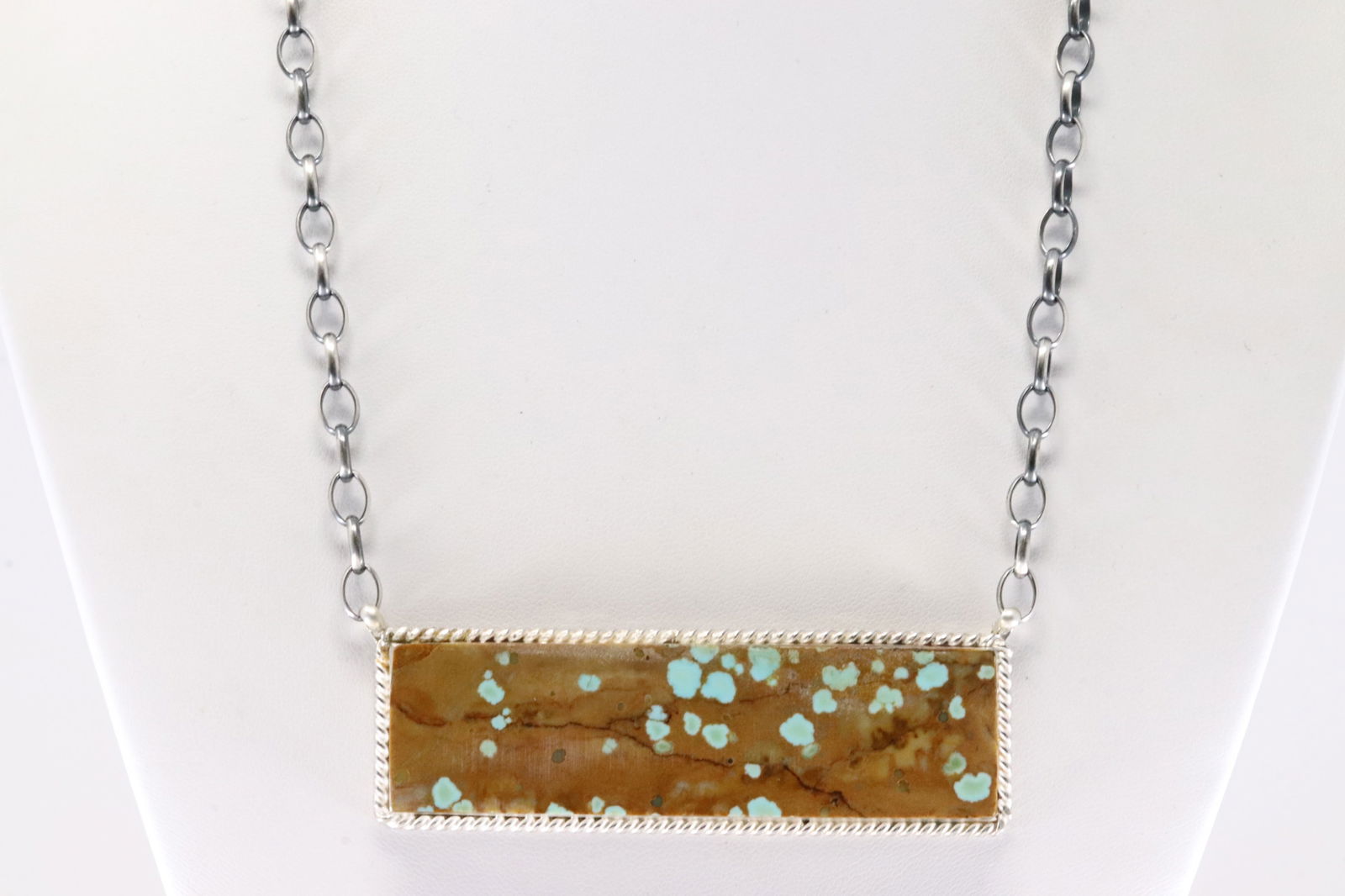 Native America Navajo Sterling Silver Number 8 Turquoise Necklace By Brandon Etcitty.: This is a Native America Navajo Sterling Silver Number 8 Turquoise Necklace By Brandon Etcitty. Stamp BE. Necklace Length: 16.00.