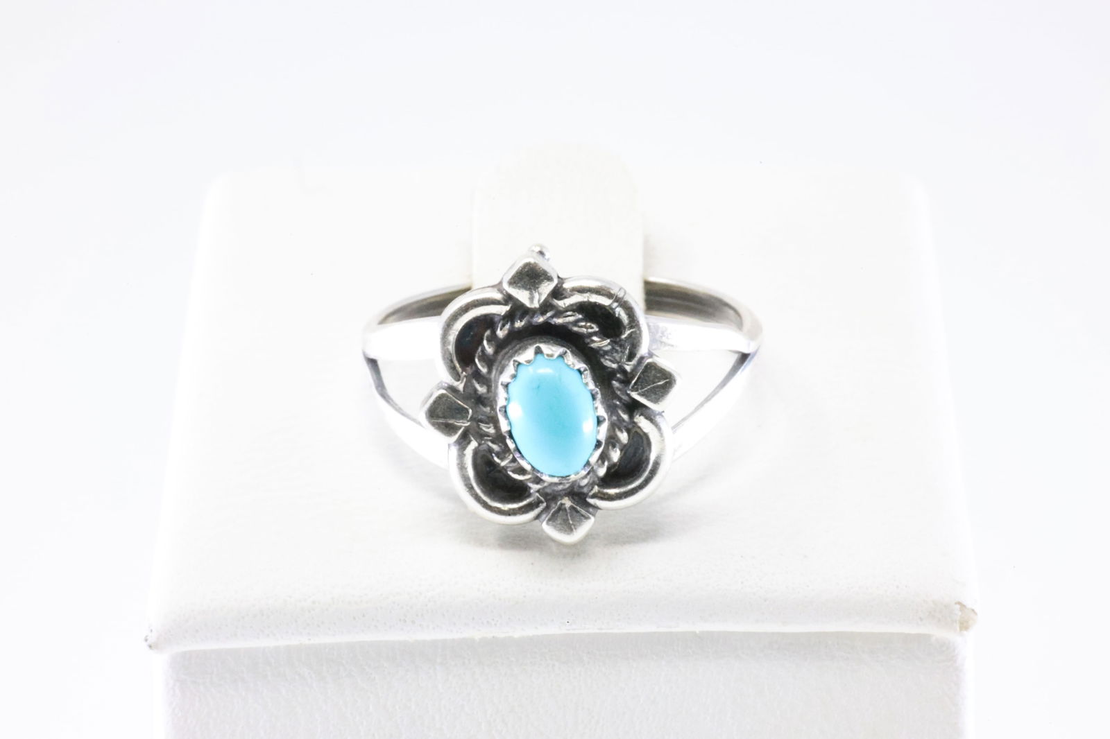 America Sterling Silver Turquoise Ring. (1 of 3)