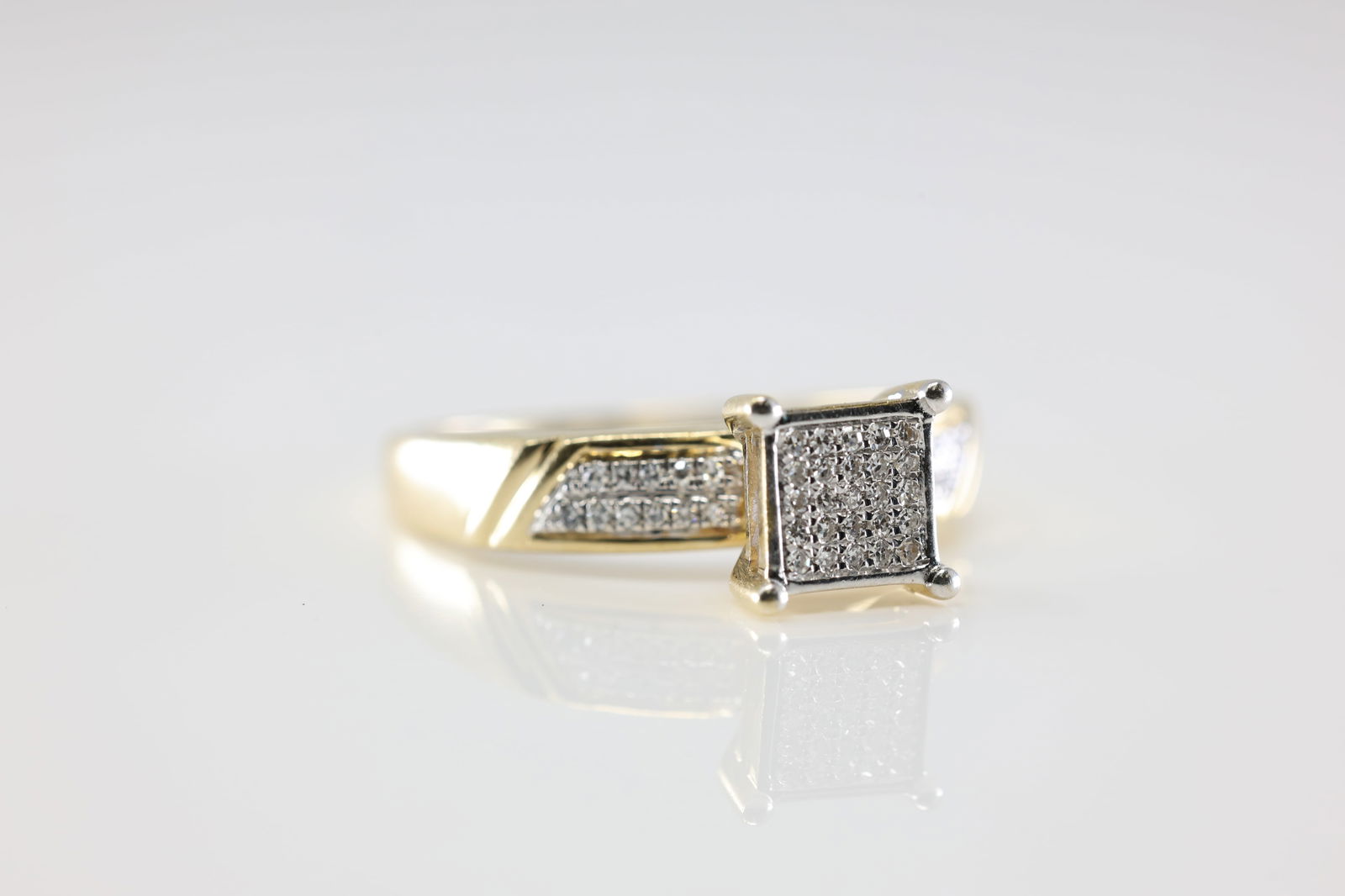 Diamond Ring 14Kt. - 2