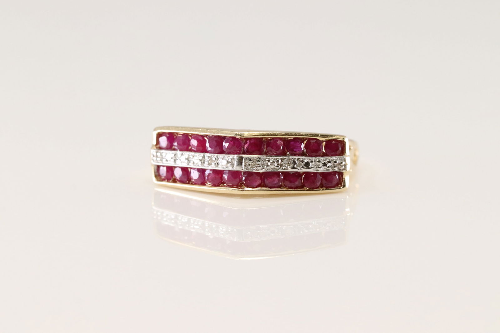 Ruby & Diamond Ring 10Kt. - 3