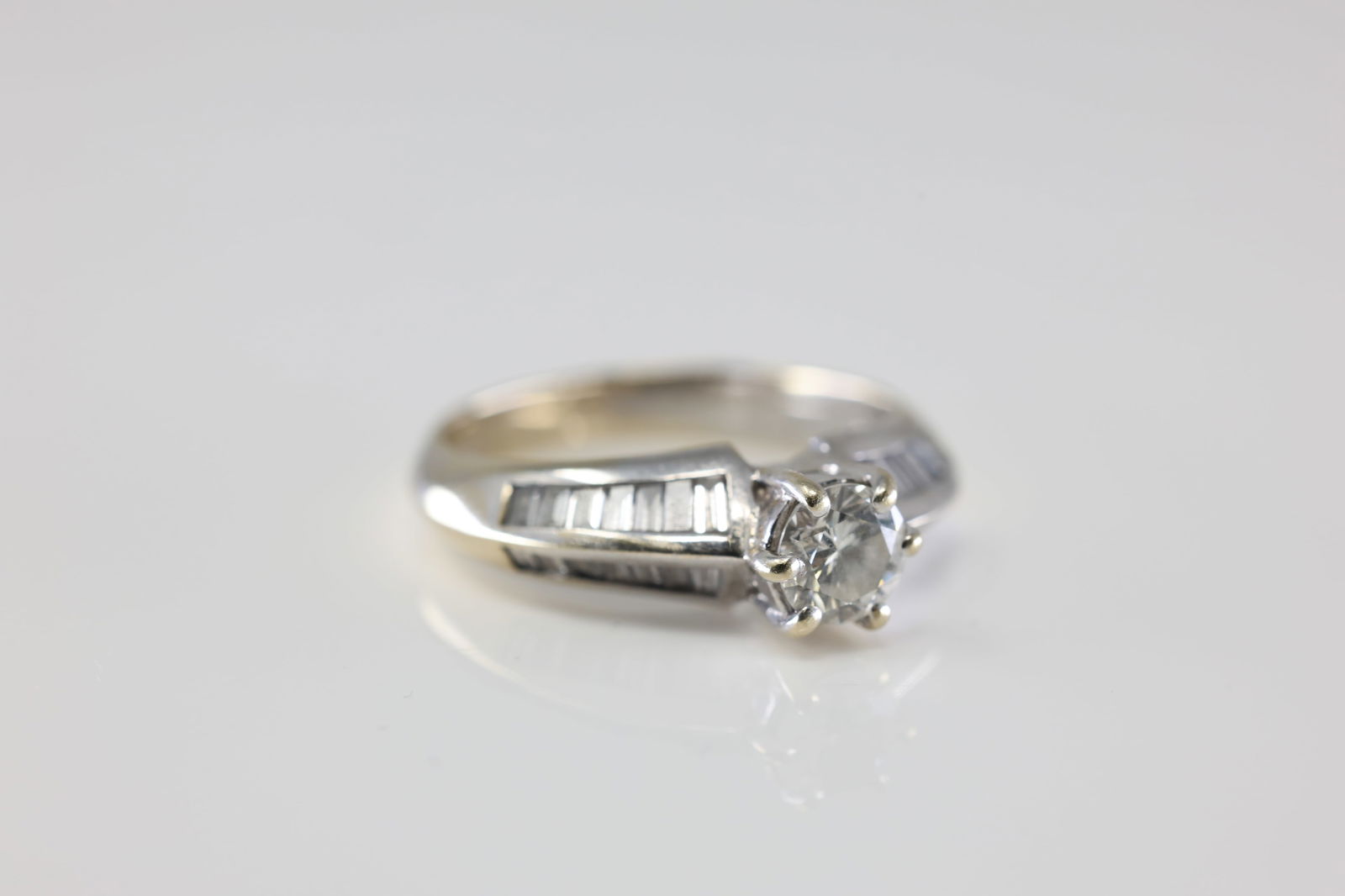 Diamond Ring 18Kt. - 2