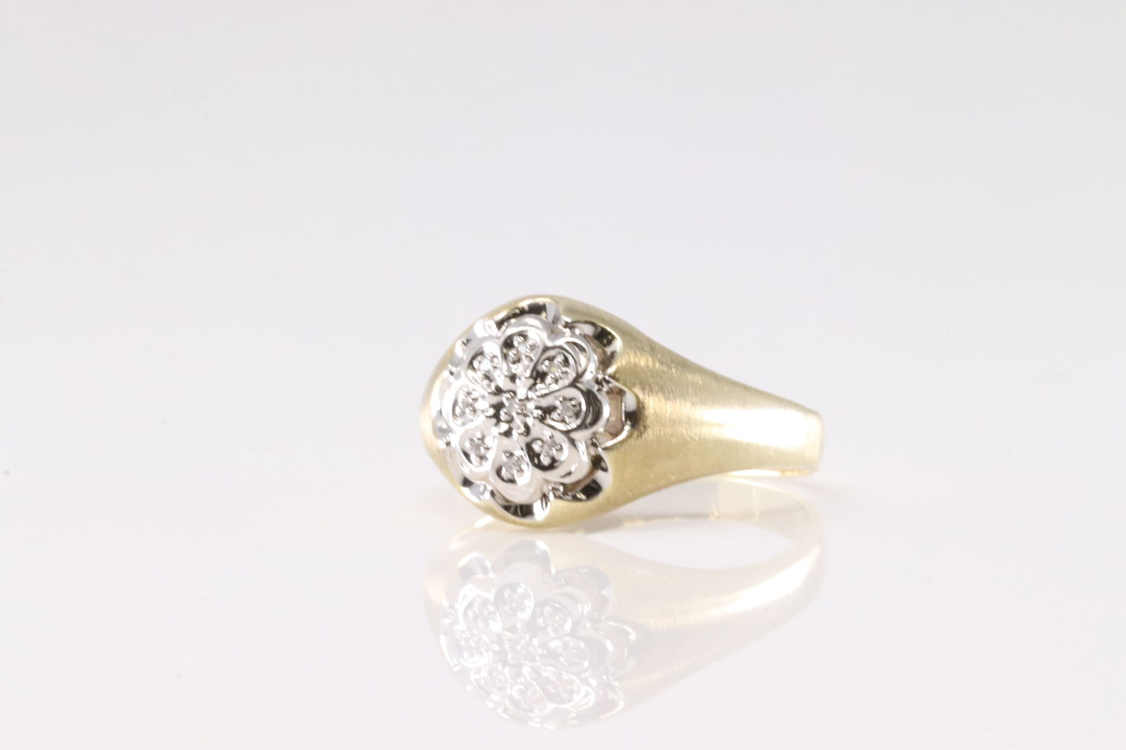 Diamond Ring 10Kt. - 3