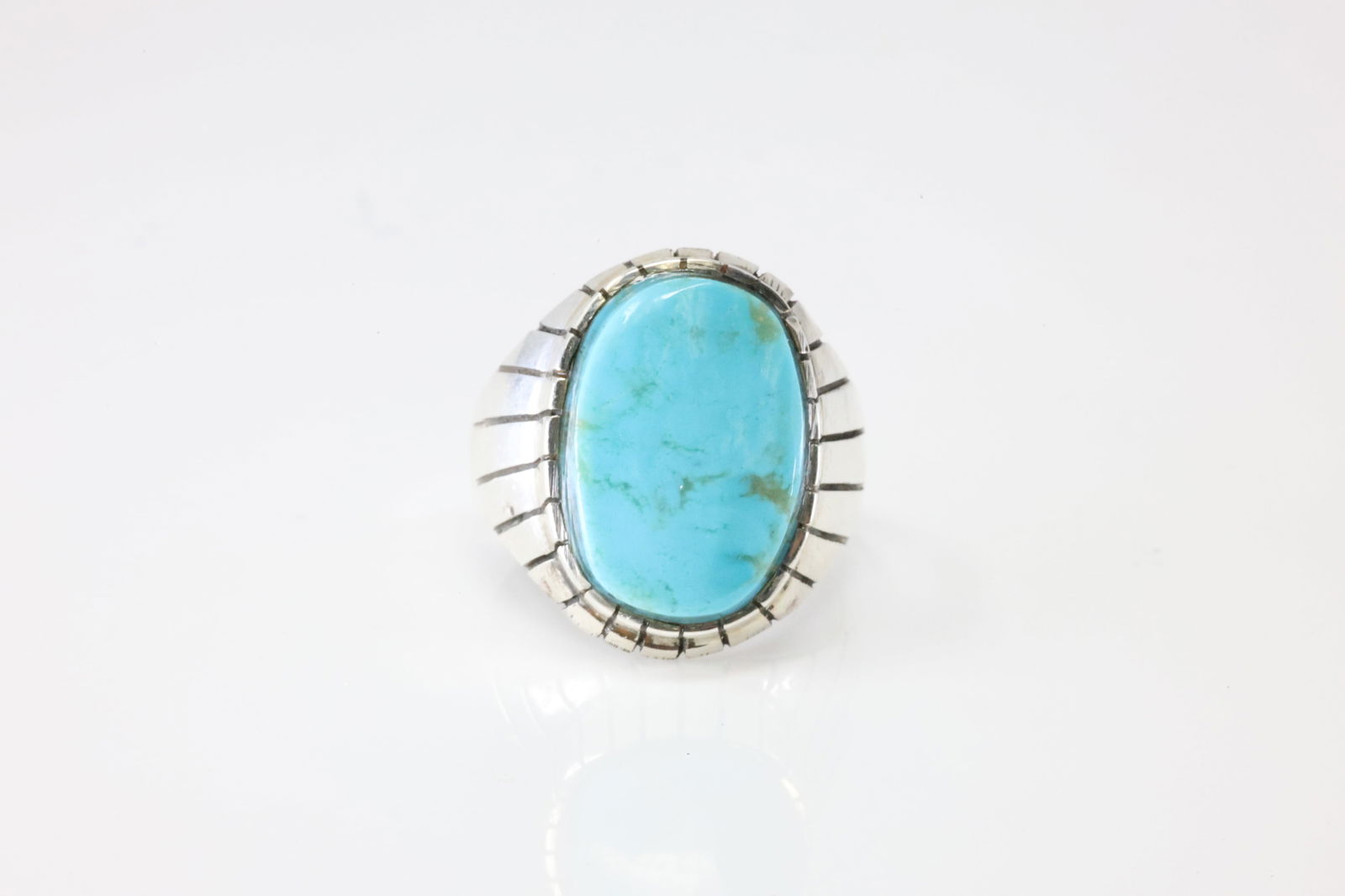 Native America Navajo Sterling Silver Turquoise Ring By R.: This is a Native America Navajo Sterling Silver Turquoise Ring By R. Stamp R. Ring Size: 9.00.
