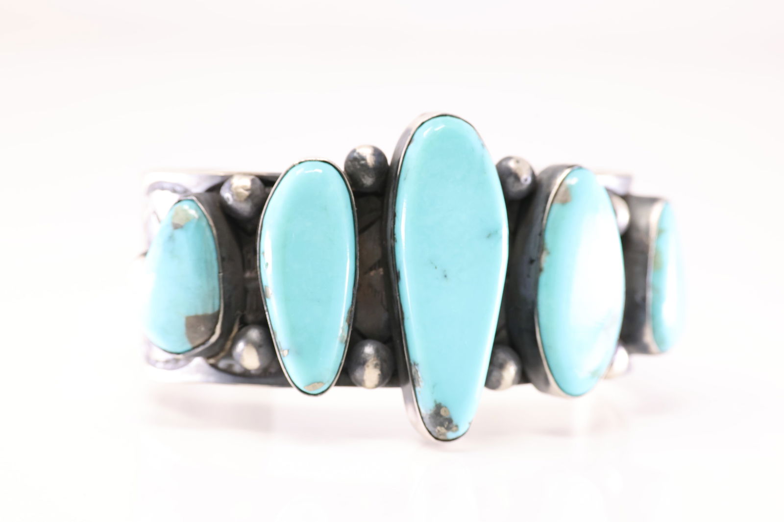 Native America Navajo Sterling Silver Kingman Turquoise Bracelet Cuff By Chimney Butte. - 2