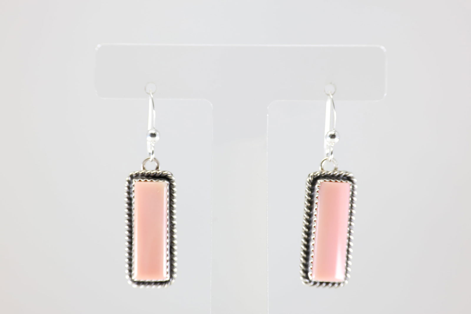 Native America Navajo Sterling Silver Pink Conch Shell Dangling Earring's By Virginia.: This is a Native America Navajo Sterling Silver Pink Conch Shell Dangling Earring's By Virginia.