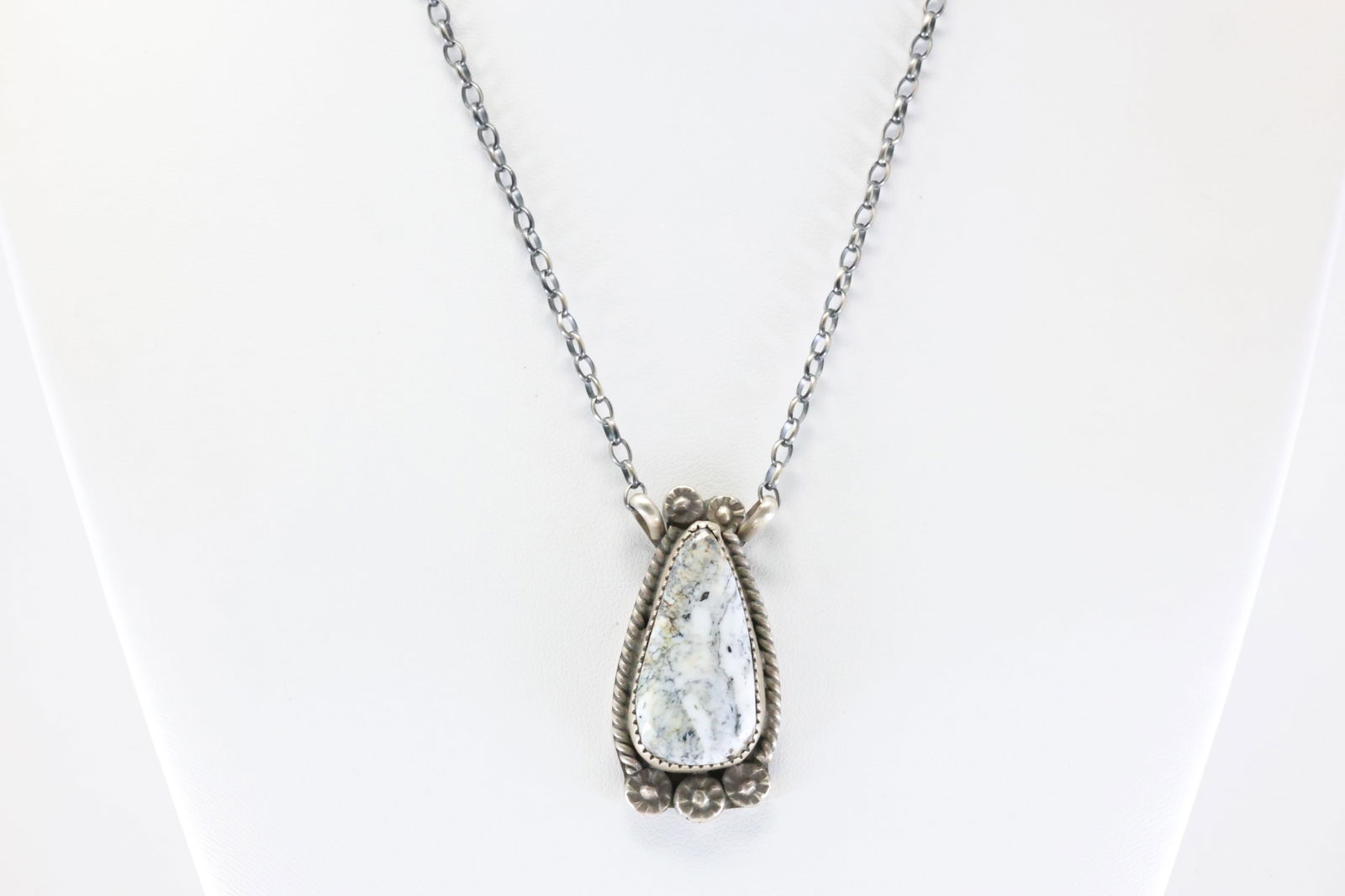 Native America Navajo Sterling Silver White Buffalo Necklace By J.: This is a Native America Navajo Sterling Silver White Buffalo Necklace By J. Stamp J. Necklace length: 16.00"