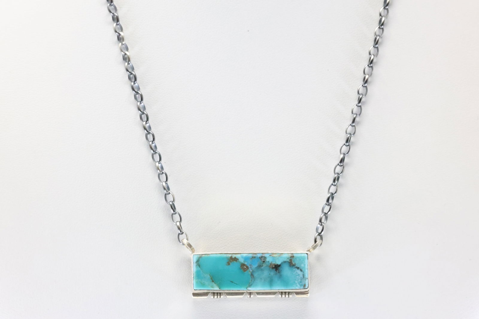Native America Navajo Sterling Silver Kingman Turquoise Necklace By Steve Francisco.: This is a Native America Navajo Sterling Silver Kingman Turquoise Necklace By Steve Francisco. Neckalce length: 16.00"