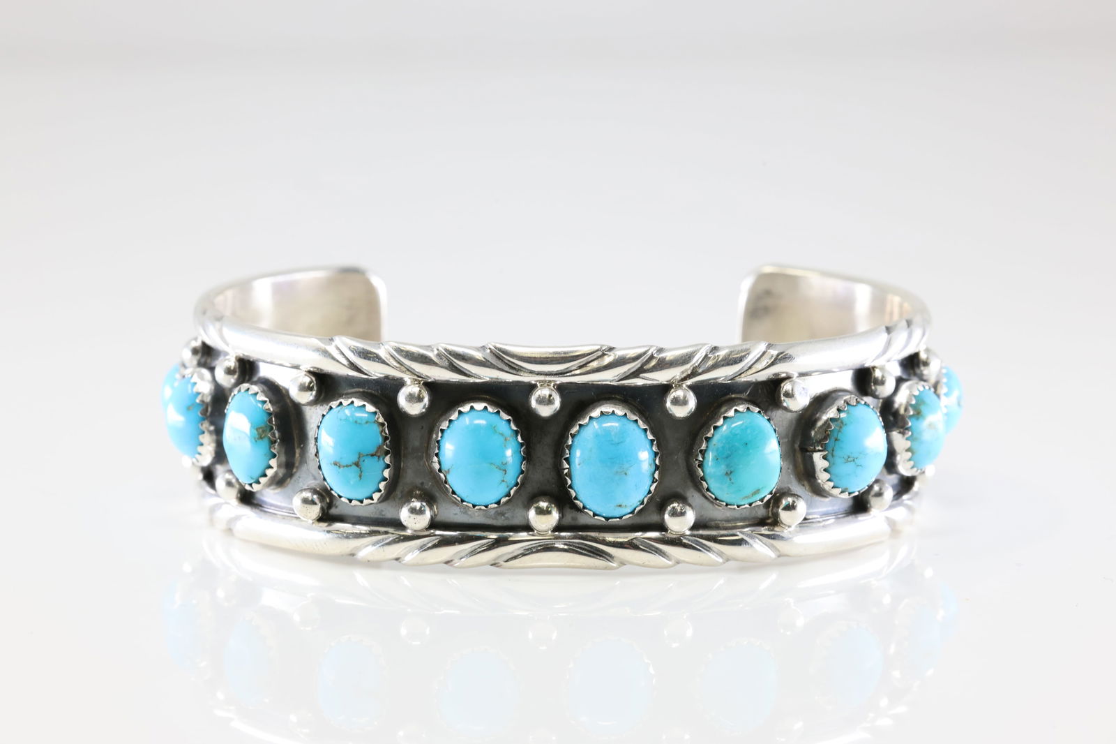Native America Navajo Sterling Silver Kingman Turquoise Bracelet Cuff By Reed Charley.: This is a Native America Navajo Sterling Silver Kingman Turquoise Bracelet Cuff By Reed Charley. Stampe R.C.