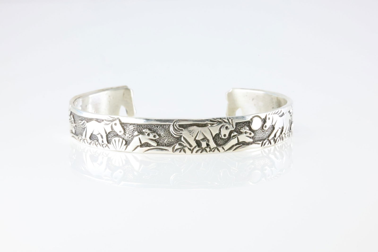 Native America Navajo Sterling Silver Solid Stamped Horse Bracelet Cuff By Lloyd Becenti. (1 of 4)