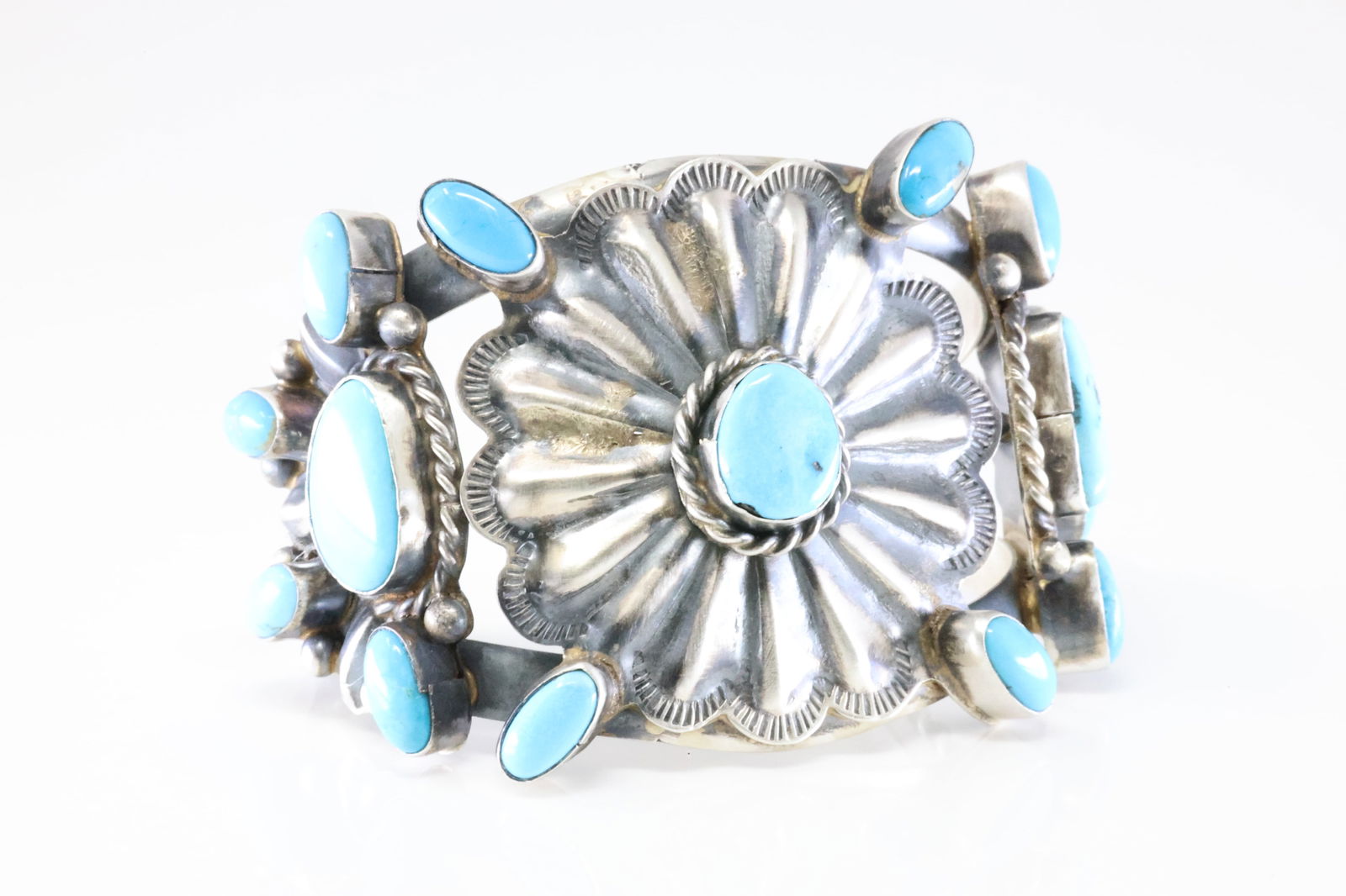 Native America Navajo Sterling Silver Kingman Turquoise Bracelet Cuff By Wilson Dawes. - 2