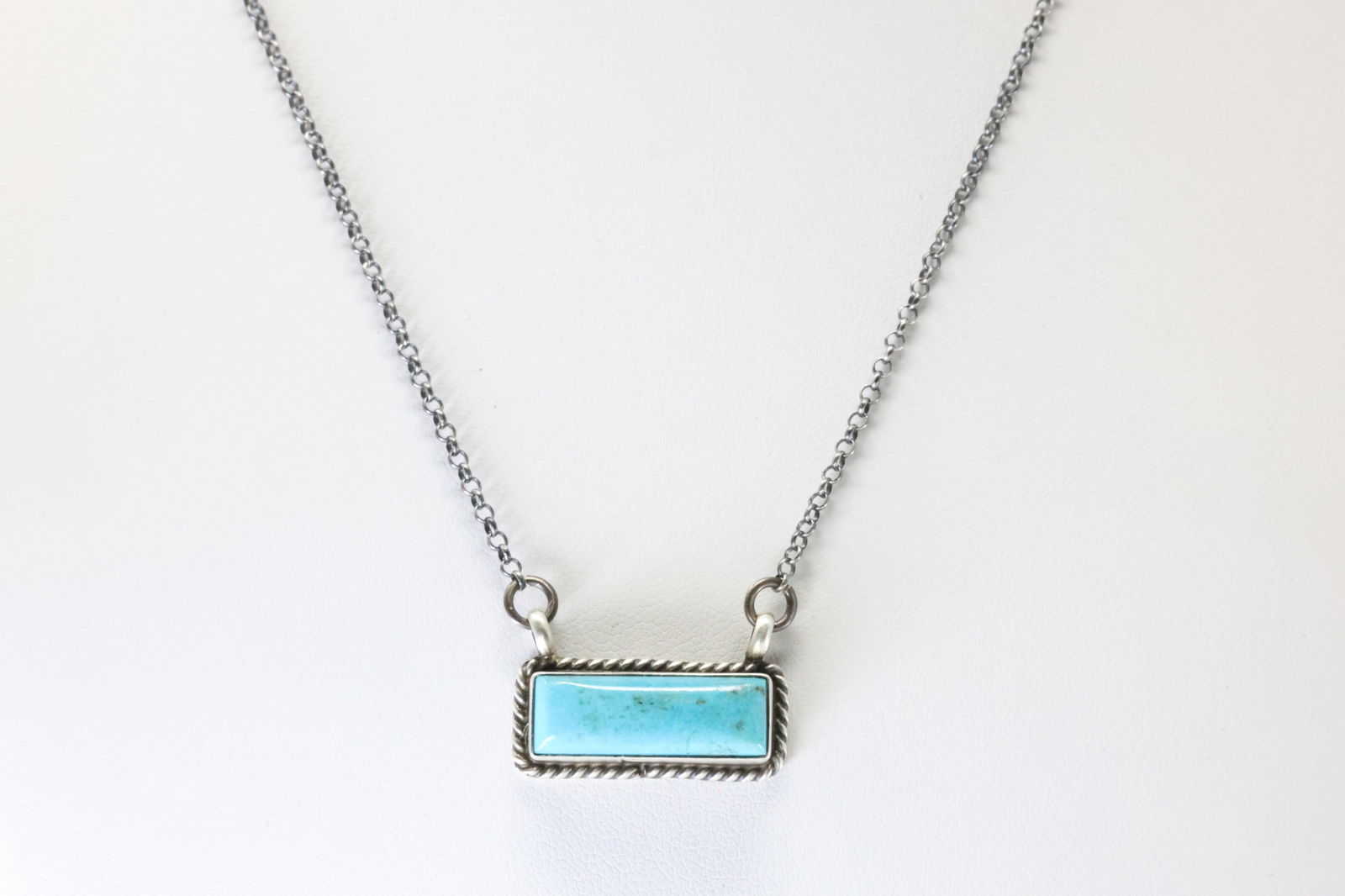 Native America Navajo Sterling Silver Kingman Turquoise Necklace By Johnny Dixon. (1 of 4)