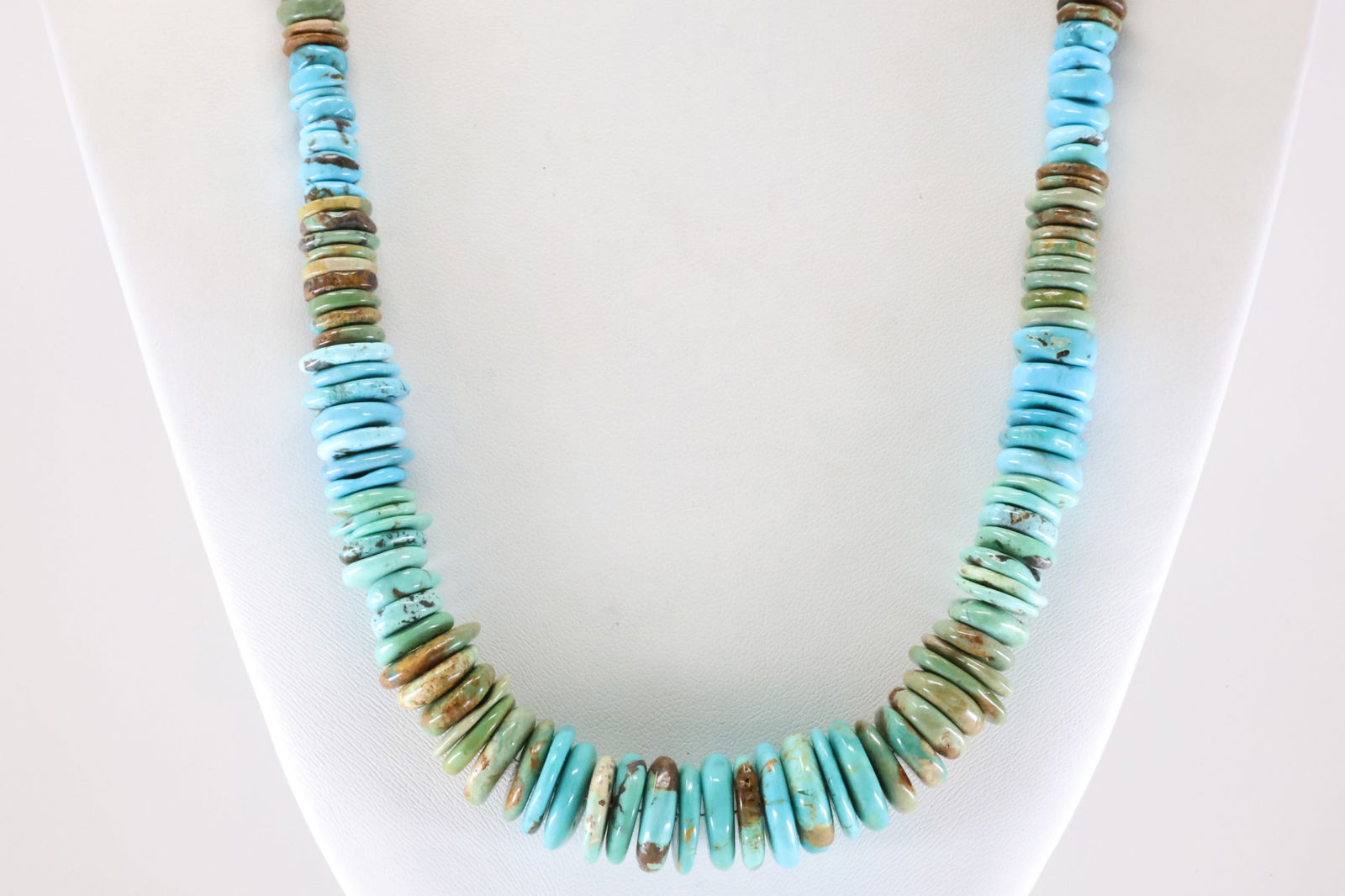 America Sterling Silver Pearl Beaded & Turquoise Necklace.: This is a America Sterling Silver Pearl Beaded & Turquoise Necklace. Necklace Length: 22.00"