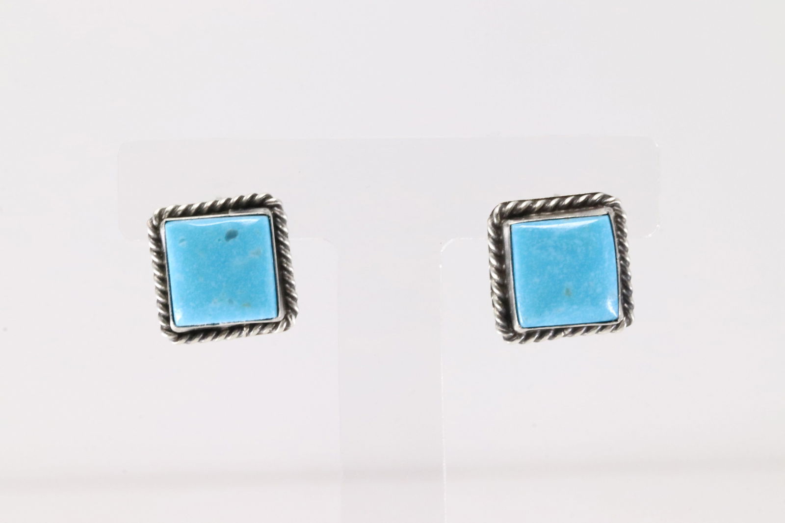 Native America Navajo Sterling Silver Kingman Turquoise Post Earring's By Judith Dixon.: This is a Native America Navajo Sterling Silver Kingman Turquoise Post Earring's By Judith Dixon. Stamp J.