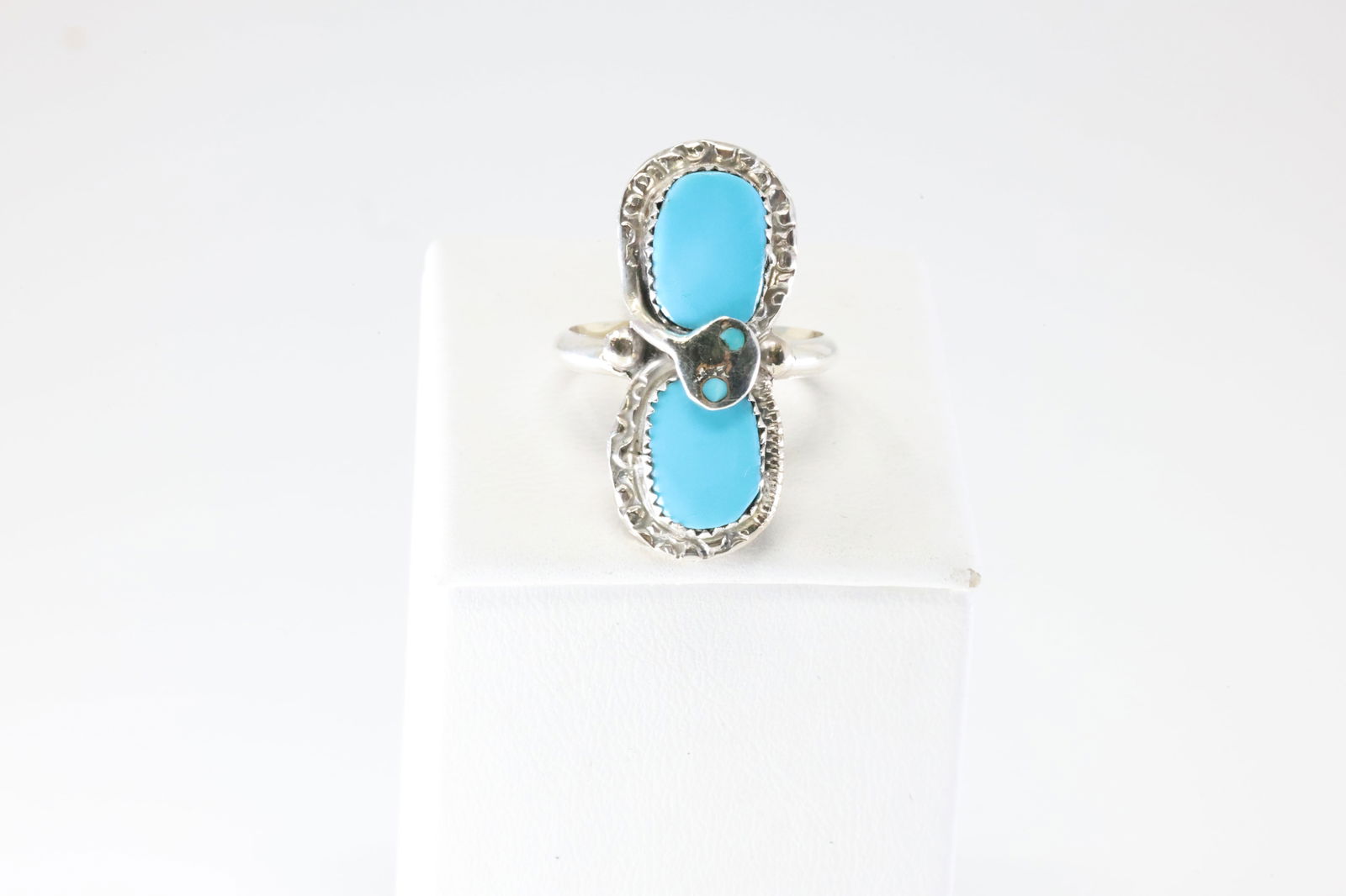 Native America Zuni Sterling Silver Turquoise Ring By Effie C.: This is a Native America Zuni Sterling Silver Turquoise Ring By Effie C. Stamp Effie C. Ring Size: 8.00.