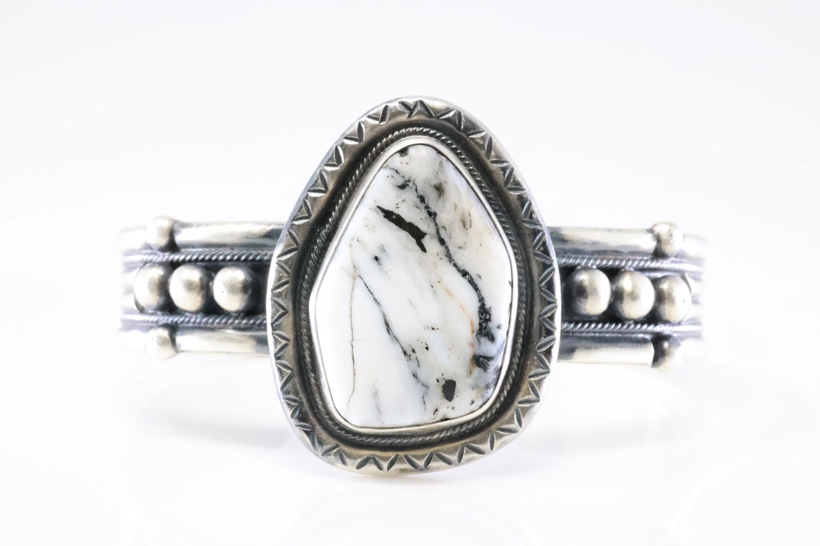 Native America Navajo Sterling Silver White Buffalo Bracelet Cuff By Darrin Livingston. (1 of 4)