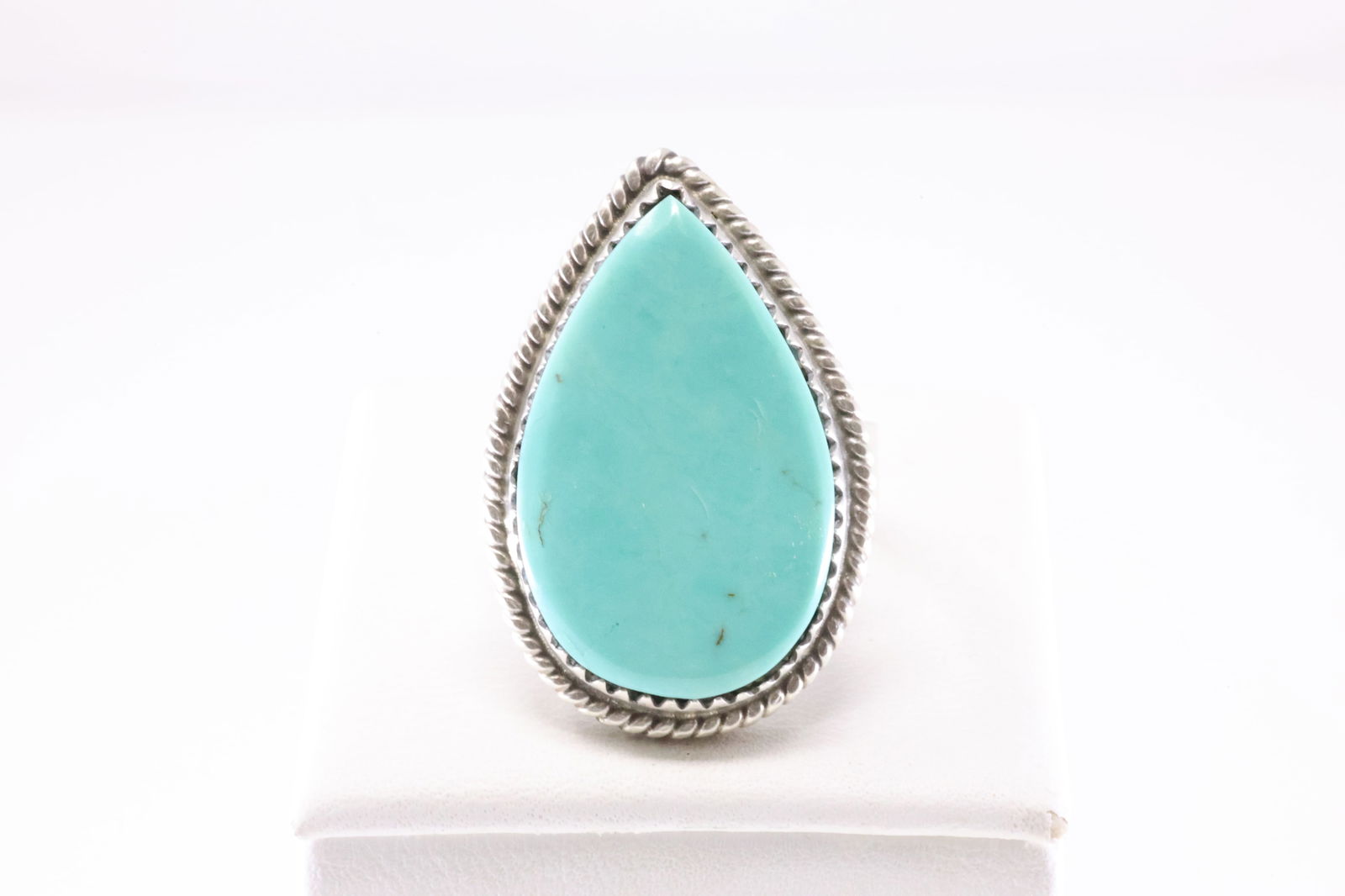 Native America Navajo Sterling Silver Turquoise Ring By Selina Warner.: This is a Native America Navajo Sterling Silver Turquoise Ring By Selina Warner. Stamp SW. Ring Size: 8.50.