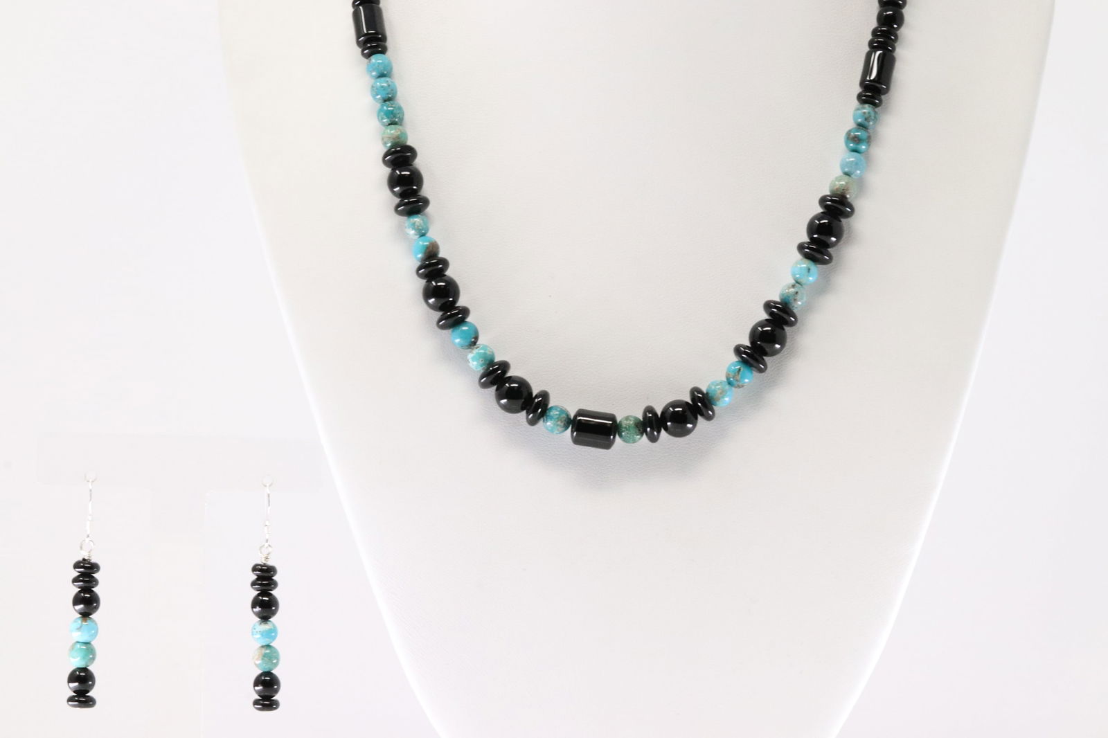 America Sterling Silver Black Onyx & Turquoise Necklace & Earring's Set.: This is a America Sterling Silver Black Onyx & Turquoise Necklace & Earring's Set. Neckalce length: 16.00"