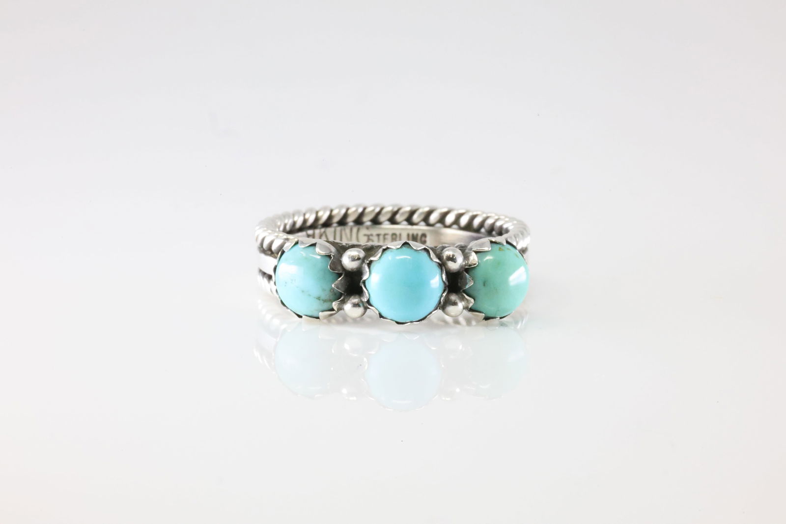 Native America Navajo Sterling Silver Turquoise Ring By R King.: This is a Native America Navajo Sterling Silver Turquoise Ring By R King. Stamp R King. Ring Size: 9.00.