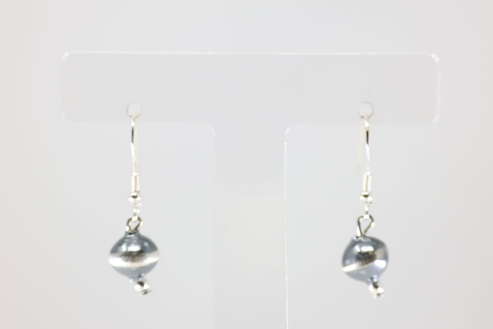 America Sterling Silver Pearl Dangling Earring's. (1 of 3)
