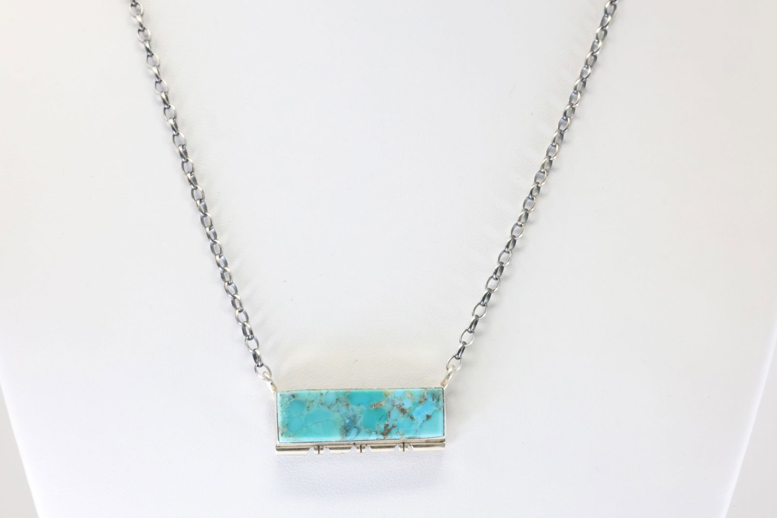 Native America Navajo Sterling Silver Kingman Turquoise Necklace By Steve Francisco.: This is a Native America Navajo Sterling Silver Kingman Turquoise Necklace By Steve Francisco. Stamp SF. Necklace Length: 16.00.