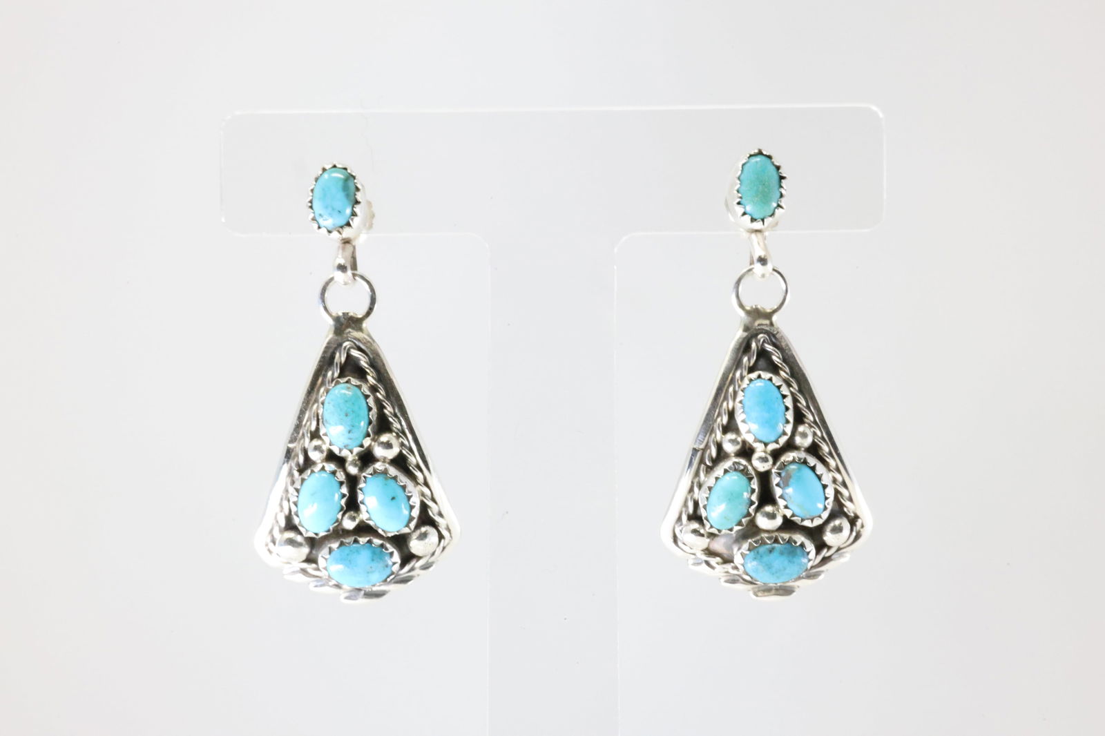 Native America Navajo Sterling Silver Kingman Turquoise Post Dangling Earring's By Melvin Chee.: This is a Native America Navajo Sterling Silver Kingman Turquoise Post Dangling Earring's By Melvin Chee. Stamp M Chee.