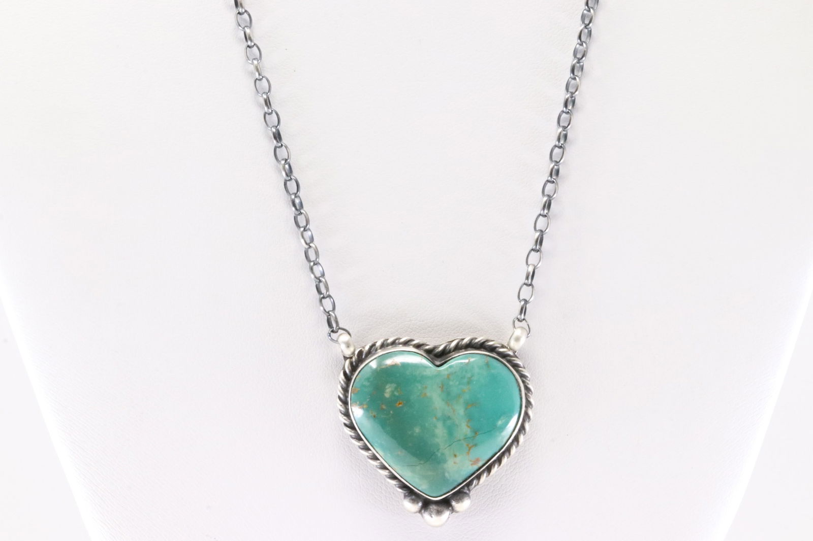 Native America Navajo Sterling Silver Kingman Turquoise Heart Necklace By Johnny Dixon.: This is a Native America Navajo Sterling Silver Kingman Turquoise Heart Necklace By Johnny Dixon. Necklace length: 18.00"