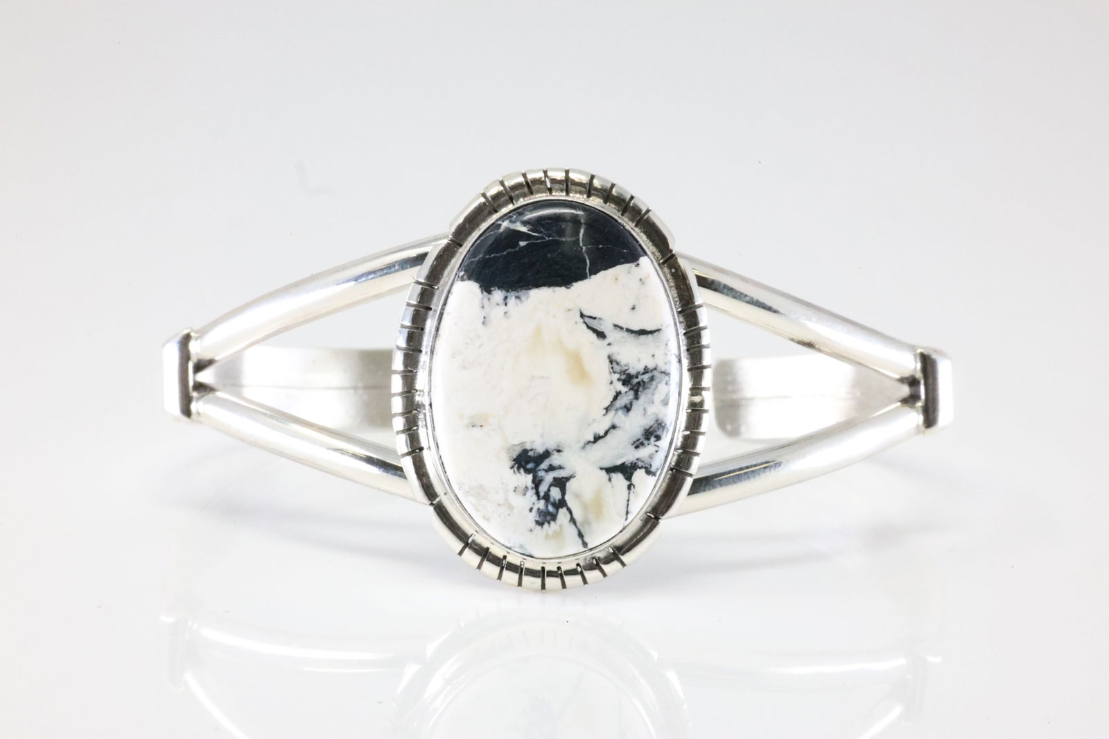 Native America Navajo Sterling Silver White Buffalo Bracelet Cuff By S.E. (1 of 4)