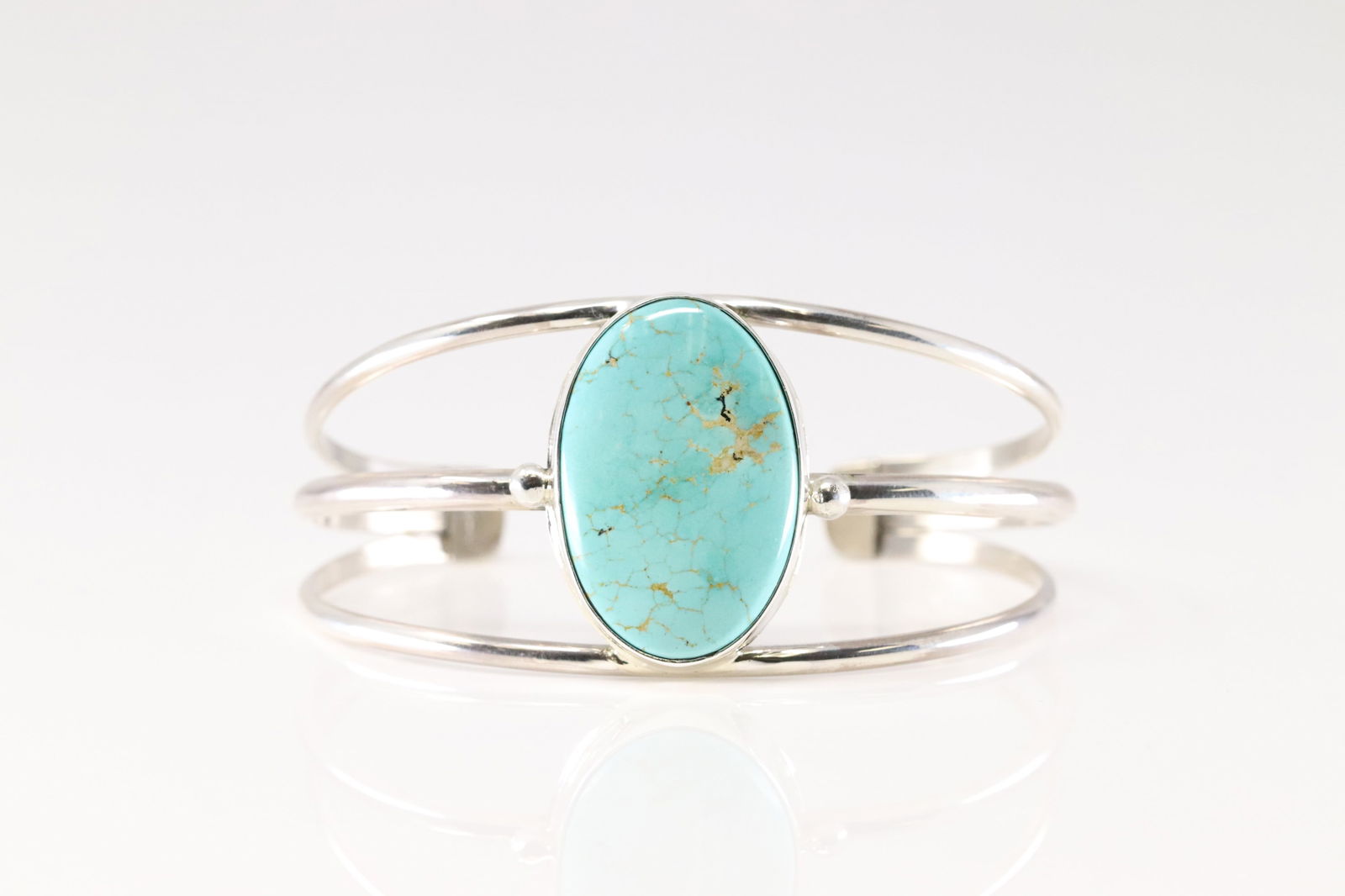 America Sterling Silver Turquoise Bracelet Cuff. (1 of 4)
