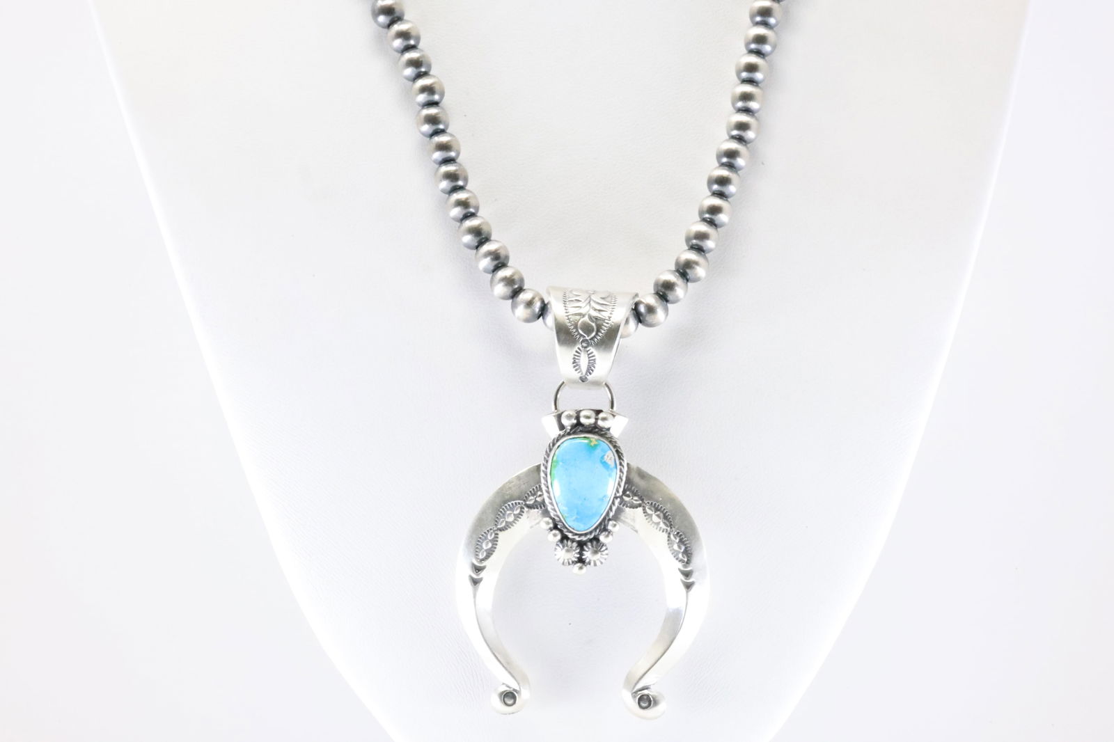 Native America Navajo Sterling Silver Sonora Gold Turquoise Naja Necklace By Samuel Yellowhair.: This is a Native America Navajo Sterling Silver Sonora Gold Turquoise Naja Necklace By Samuel Yellowhair. Necklace length: 18.00"