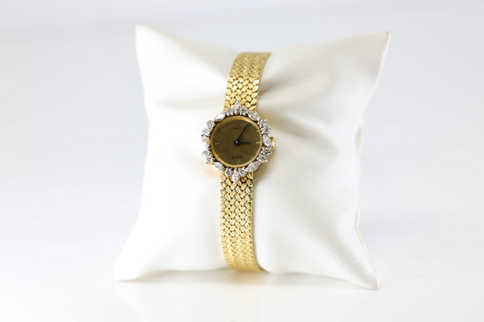 Omega Diamond Watch Women 18Kt. - 3