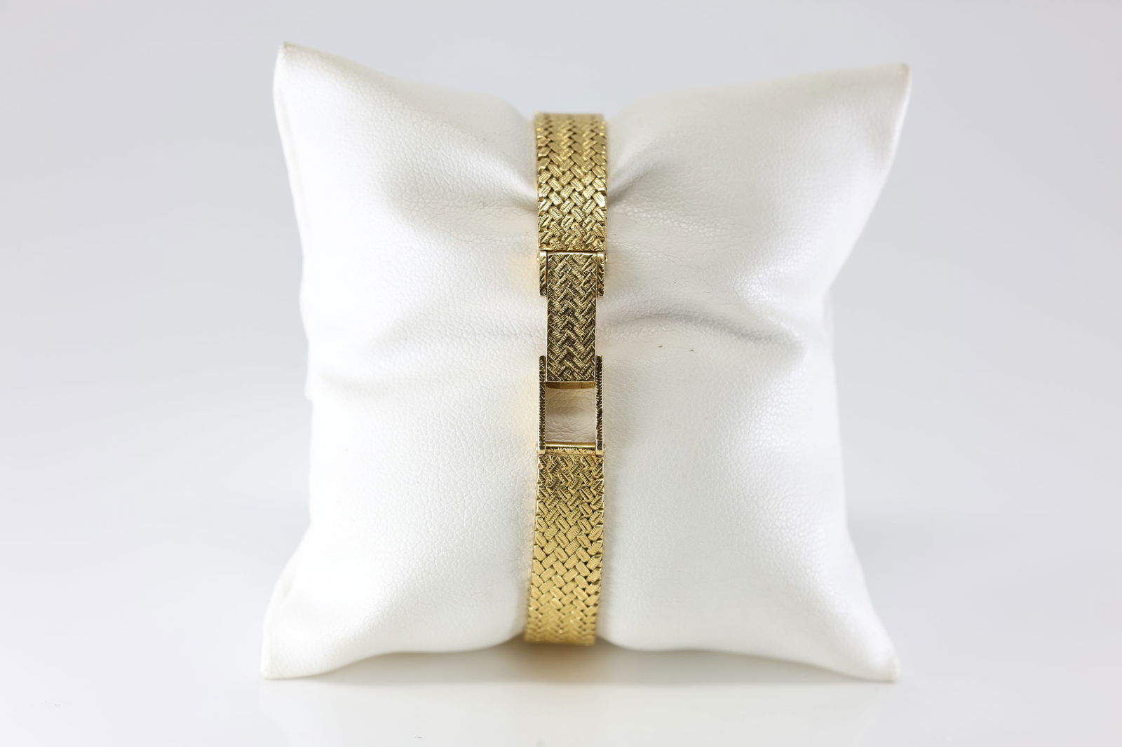 Omega Diamond Watch Women 18Kt. - 5