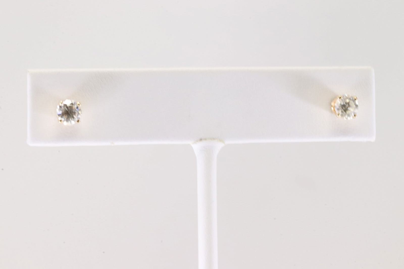 Diamond Stud Earring 10Kt. - 2