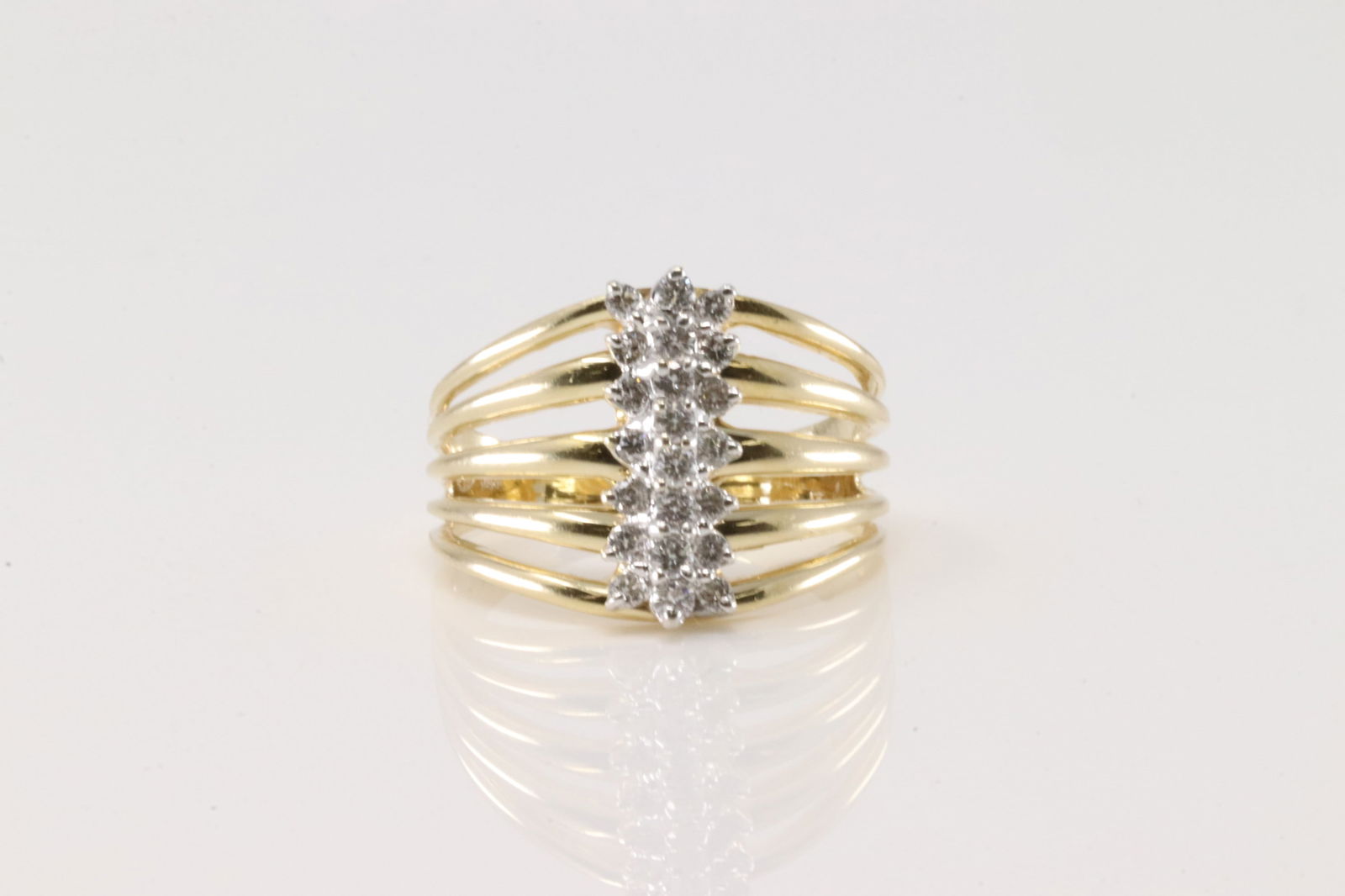 Elegant Diamond Ring 14Kt. (1 of 4)
