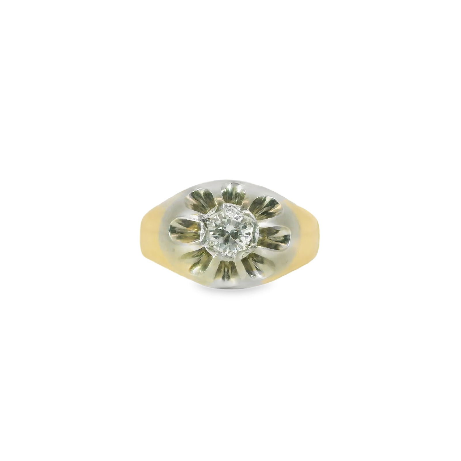 14Kt Yellow Gold Diamond Ring: A ladies 14kt Yellow Gold Diamond ring. Ring has a round brilliant diamonds set in the center. Diamond weight approx 0.30ct. Clairty: VS1-VS2, F-G color. Ring size: 8.25. Total weight: 8.50 grams