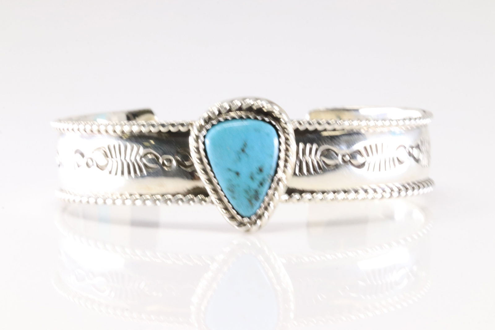 Native America Navajo Sterling Silver Turquoise Bracelet Cuff By Jason B.: This is a Native America Navajo Sterling Silver Turquoise Bracelet Cuff By Jason B. Stamp Jason B.