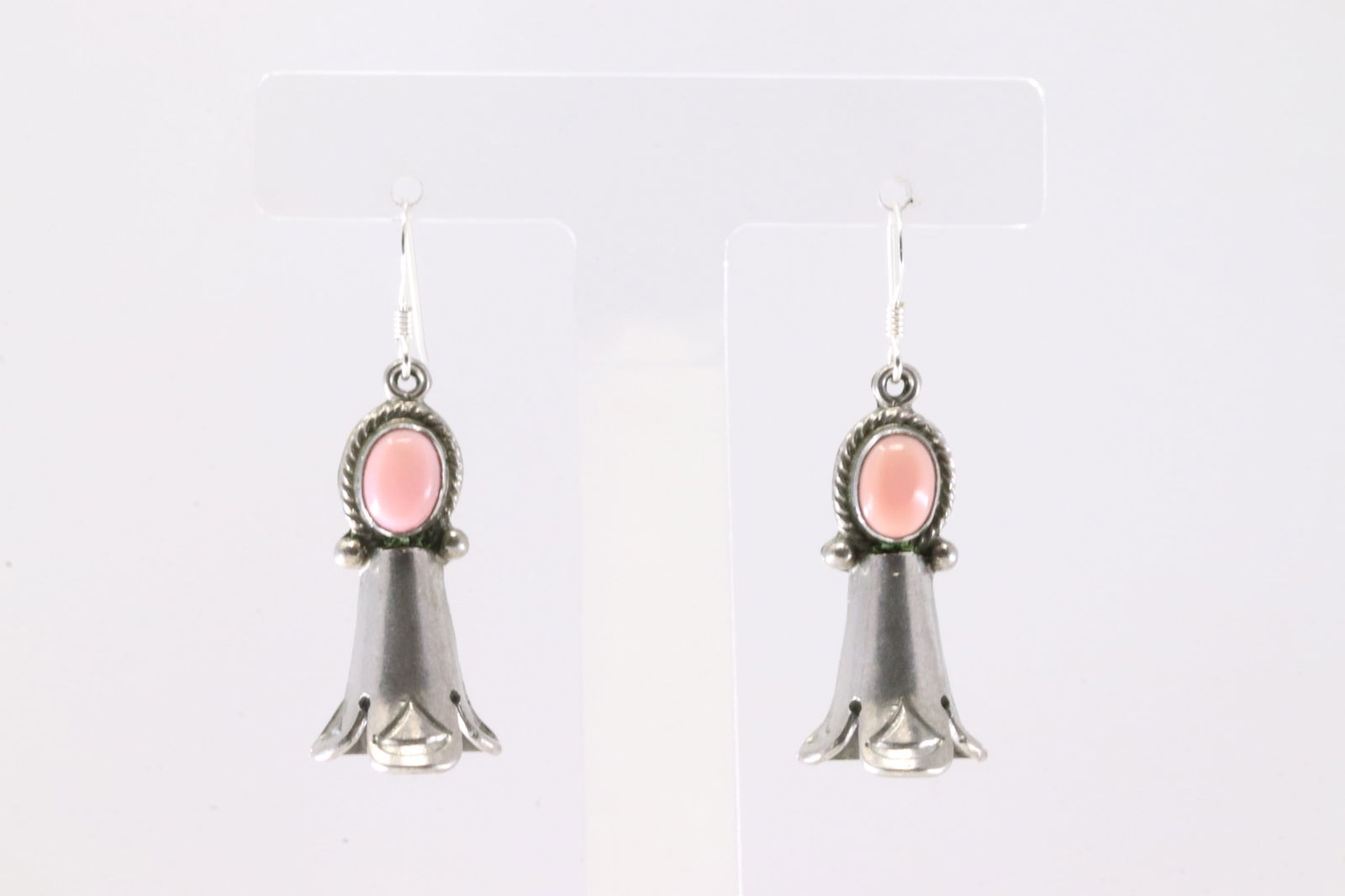 America Sterling Silver Pink Conch Blossom Dangling Earring's.: This is a America Sterling Silver Pink Conch Blossom Dangling Earring's.