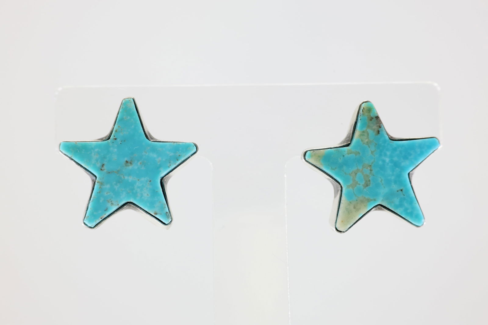 Native America Navajo Sterling Silver Kingman Turquoise Star Post Earring's By Donovan Skeet.: This is a Native America Navajo Sterling Silver Kingman Turquoise Star Post Earring's By Donovan Skeet. Stamp Donovan Skeet.